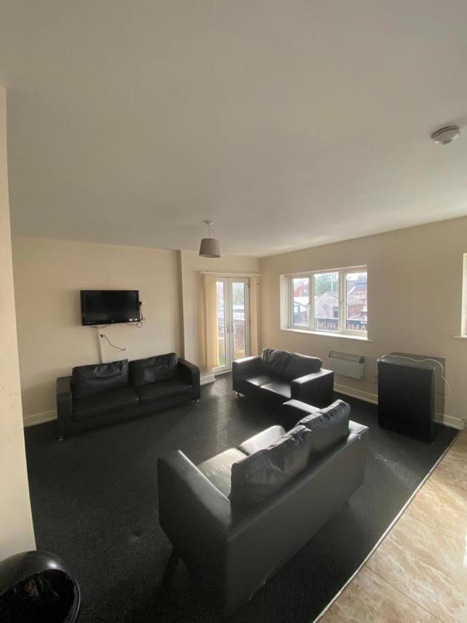 Cosy Living Apartamento Camberley Exterior foto